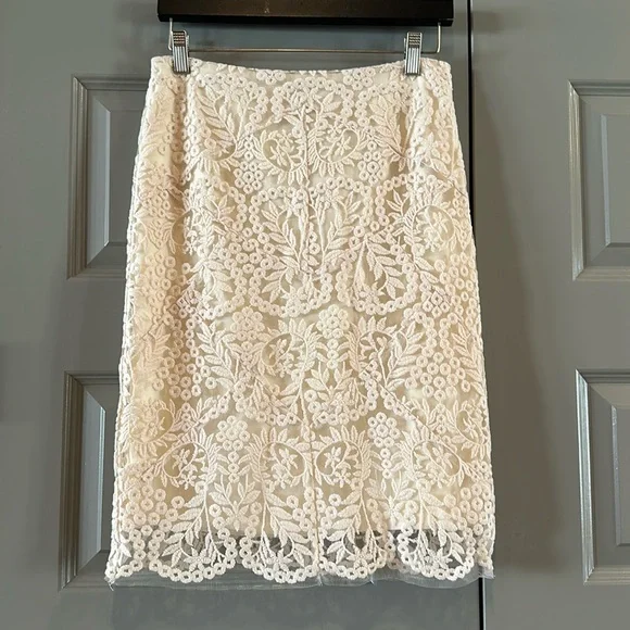 Nicole Miller Embroidered Lace Mesh Pencil Skirt NWOT - Picture 1 of 6